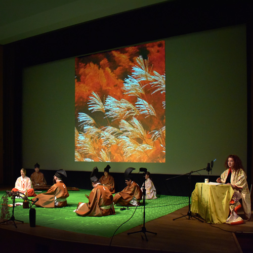 Barbara Conrady-Takenaka does stage readings in German with connection to Japan